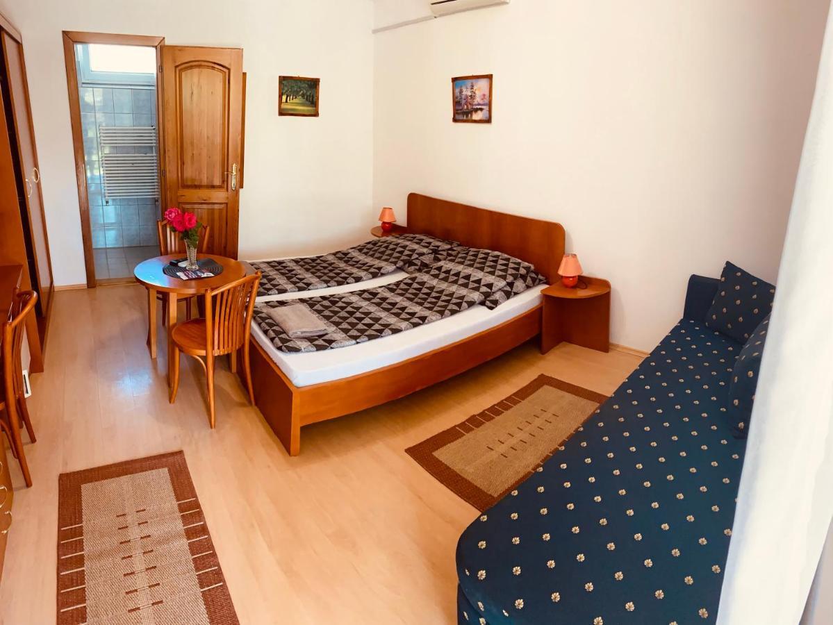 Zam-Zem Holiday Apartman ハイデゥソボスロー エクステリア 写真