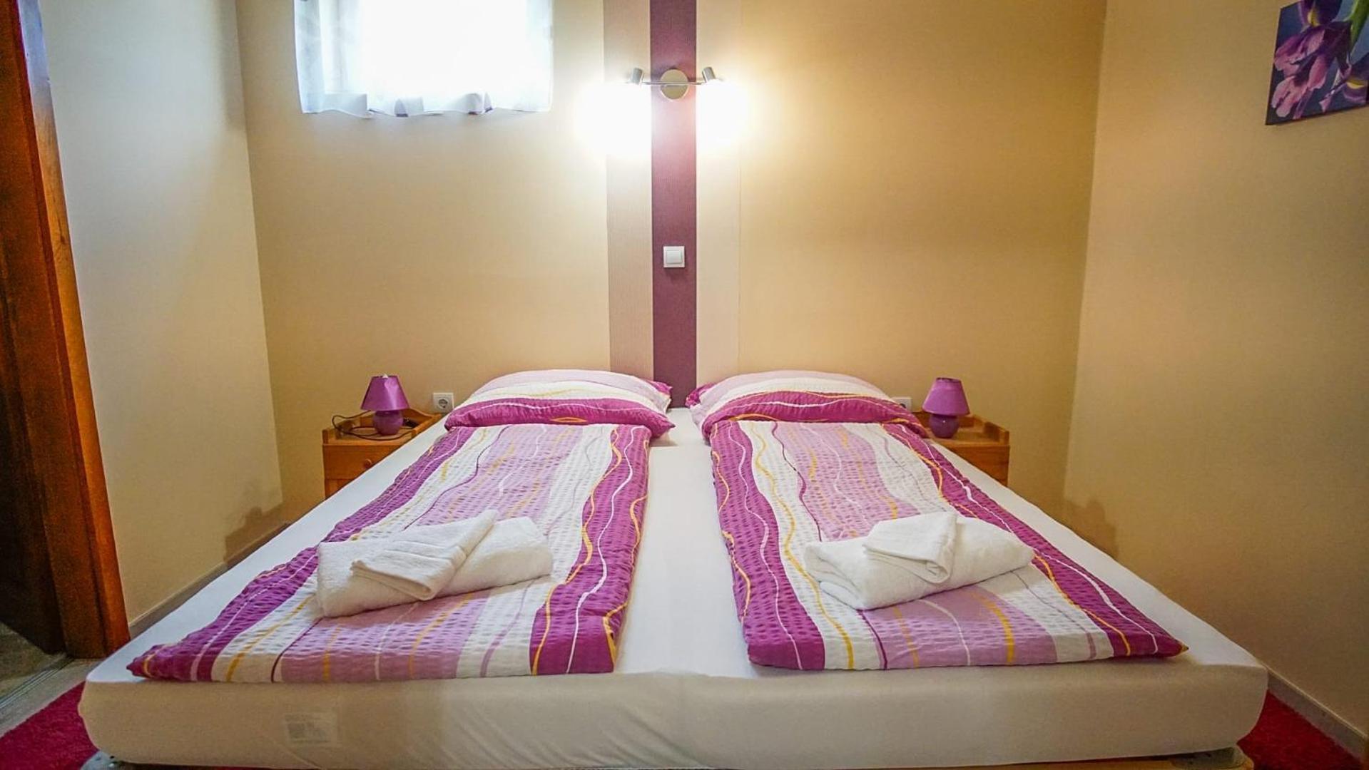 Zam-Zem Holiday Apartman ハイデゥソボスロー エクステリア 写真
